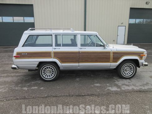 Used 1989 Jeep Grand Wagoneer AWD/4WD image 7
