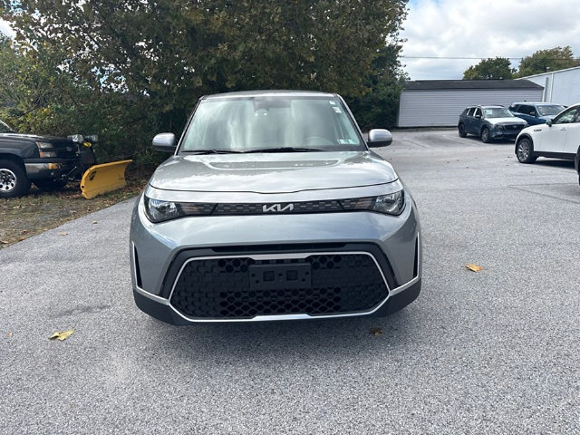 Used 2023 Kia Soul LX w/ LX Technology Package FWD image 3