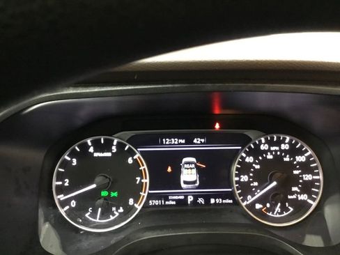 Used 2023 Nissan Rogue SV image 31