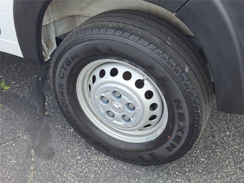 Used 2026 RAM ProMaster 2500 w/ Convenience Group FWD image 25