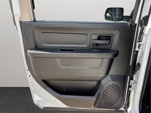 Used 2020 RAM 1500 Tradesman w/ Chrome Appearance Group image 28