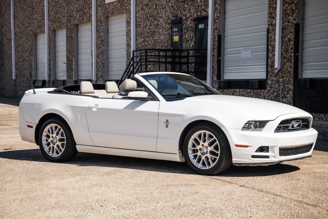 Used 2013 Ford Mustang Premium RWD image 46
