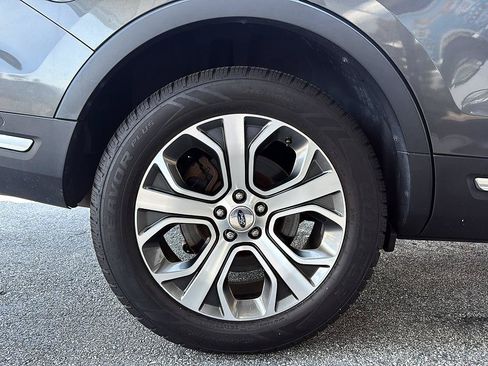 Used 2019 Ford Explorer Platinum AWD/4WD image 26