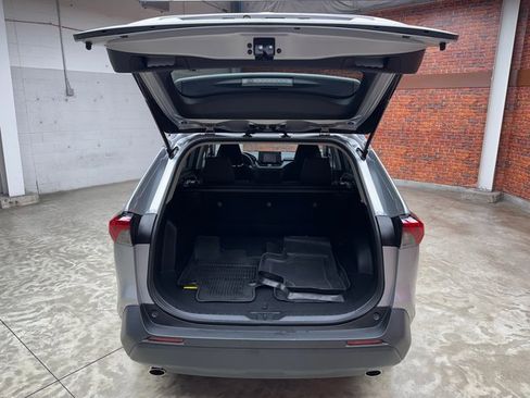 Used 2022 Toyota RAV4 XLE image 26