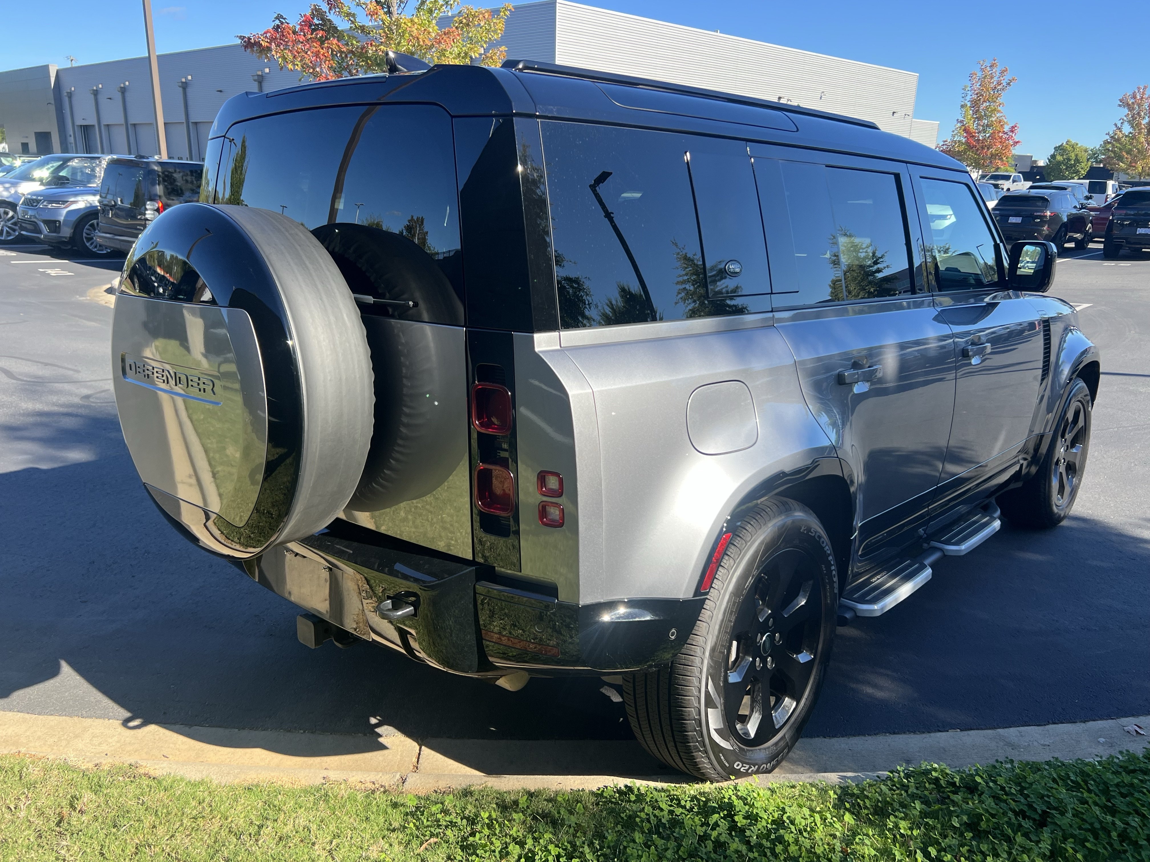 Certified 2024 Land Rover Defender 110 X-Dynamic SE AWD/4WD image 7