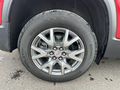 Used 2022 GMC Acadia SLT w/ Technology Package image 10