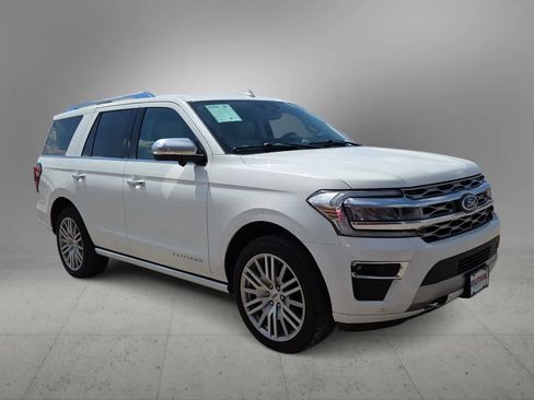 Used 2023 Ford Expedition Platinum AWD/4WD image 2