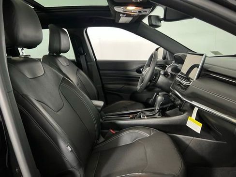 Used 2023 Jeep Compass High Altitude w/ Driver Assist Group I image 25