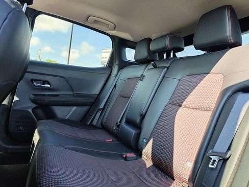 Used 2025 Nissan Kicks SR AWD/4WD image 14