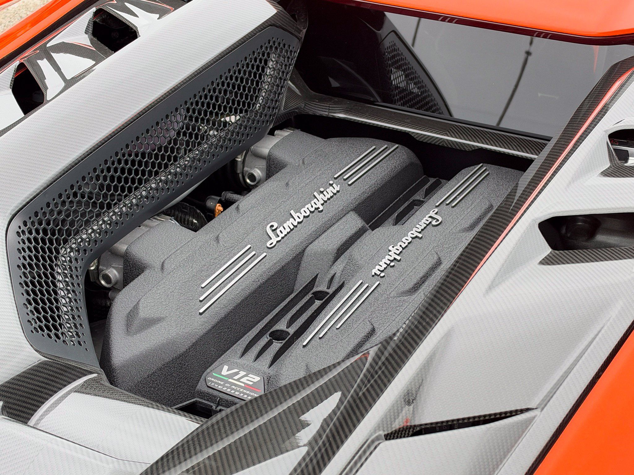 Used 2024 Lamborghini Revuelto AWD/4WD image 24
