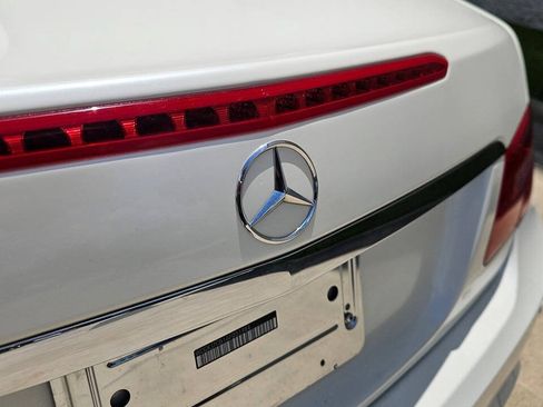 Used 2010 Mercedes-Benz E 550 Coupe image 40