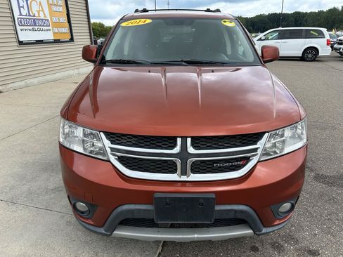 Used 2014 Dodge Journey SXT FWD image 2