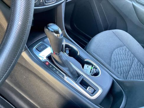 Used 2021 Chevrolet Equinox LT AWD/4WD image 15