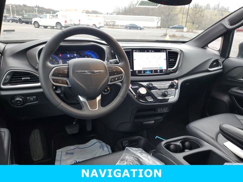 Certified 2025 Chrysler Pacifica Select image 11