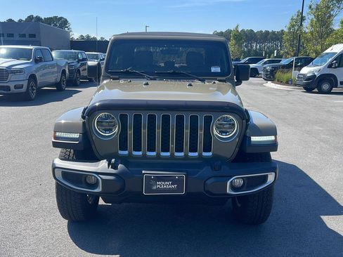 Used 2020 Jeep Gladiator Overland AWD/4WD image 2