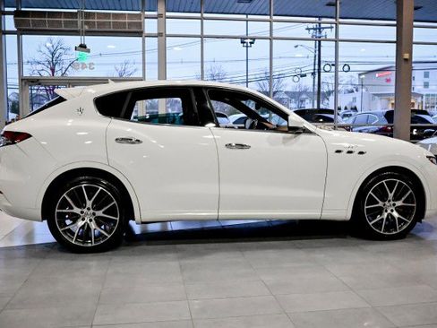 Used 2022 Maserati Levante GT image 4