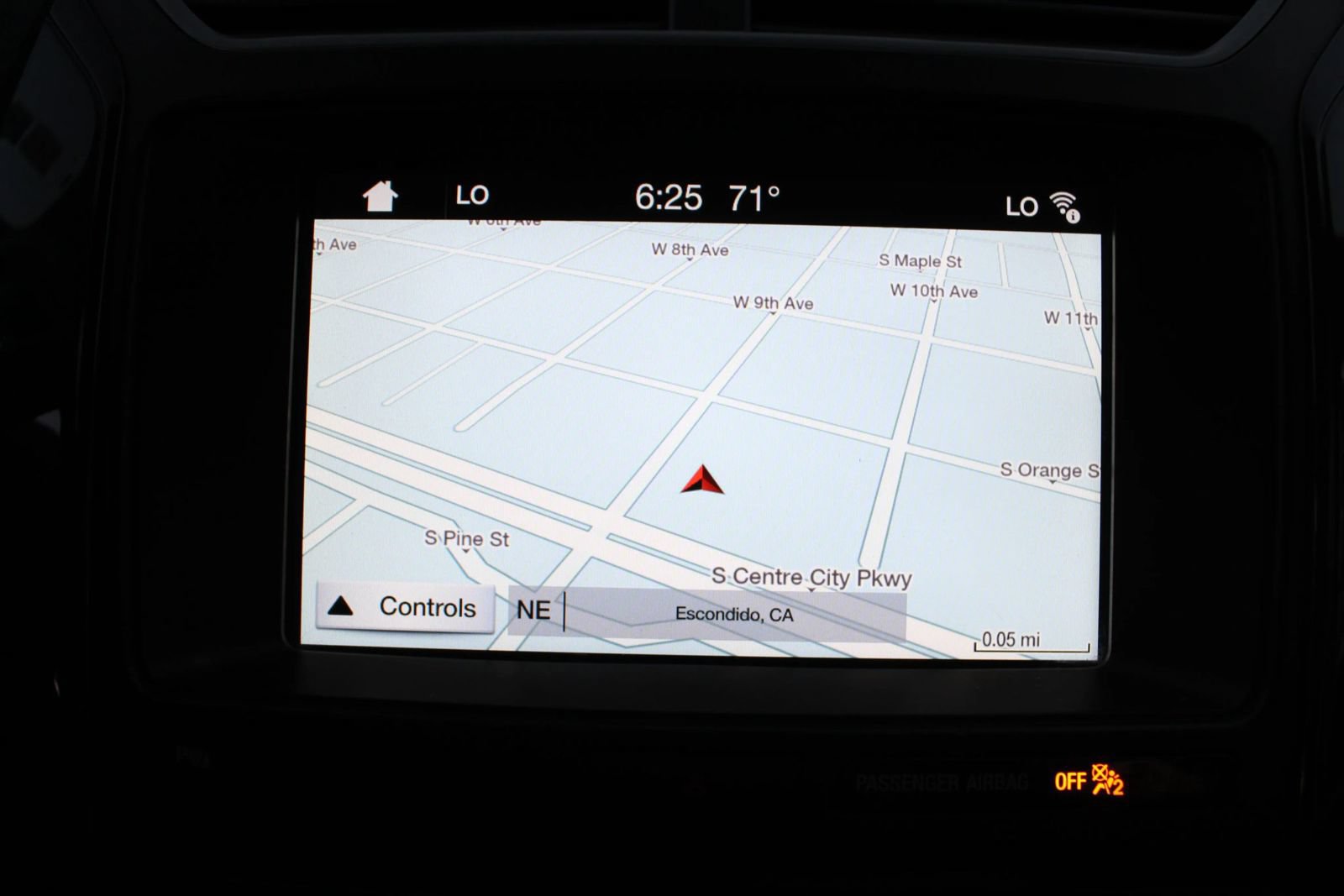 Used 2018 Ford Explorer XLT w/ Equipment Group 202A FWD image 21