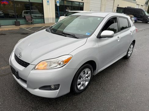 Used 2013 Toyota Matrix S FWD image 11