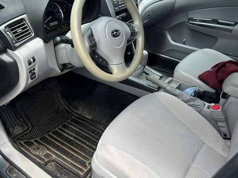 Used 2013 Subaru Forester 2.5X Premium w/ All-Weather Pkg AWD/4WD image 5