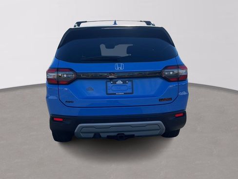 Used 2025 Honda Pilot TrailSport image 6