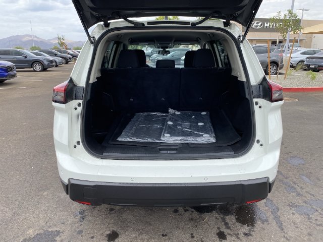 Used 2025 Nissan Rogue S AWD/4WD image 14