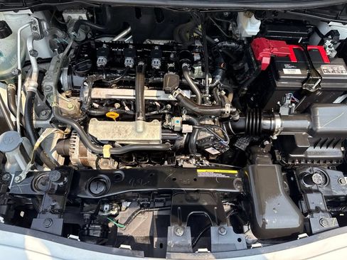 Used 2023 Nissan Versa S FWD image 27