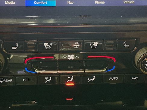 Used 2021 Jeep Grand Cherokee L Summit w/ Luxury Tech Group V image 21