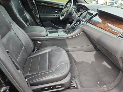 Used 2019 Ford Taurus Limited image 6