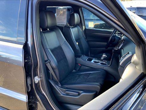 Used 2021 Jeep Grand Cherokee Laredo X image 7