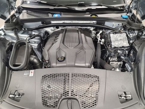 New 2026 Porsche Macan image 30