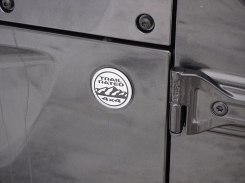 Used 2021 Jeep Wrangler Unlimited Islander image 10