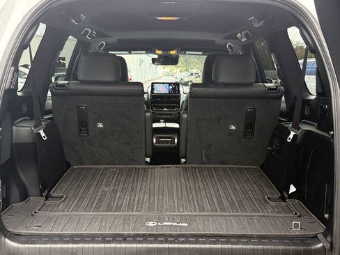 Used 2023 Lexus GX 460 Luxury image 30