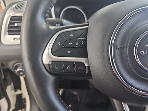 Used 2019 Jeep Compass Latitude w/ Cold Weather Group AWD/4WD image 16