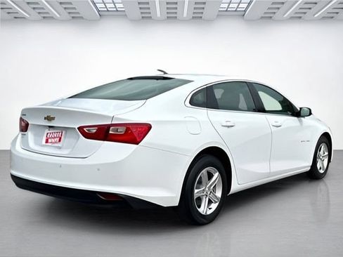 Used 2023 Chevrolet Malibu LS w/ Driver Confidence Package FWD image 4