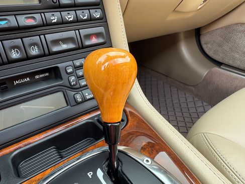Used 2003 Jaguar XK8 Convertible RWD image 63