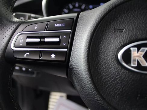 Used 2022 Kia Stinger GT2 image 17