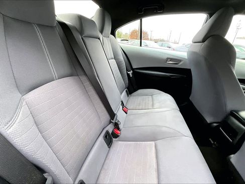Used 2022 Toyota Corolla SE image 19