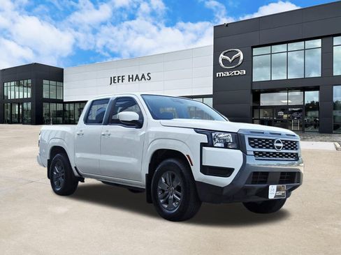Used 2025 Nissan Frontier SV RWD image 4