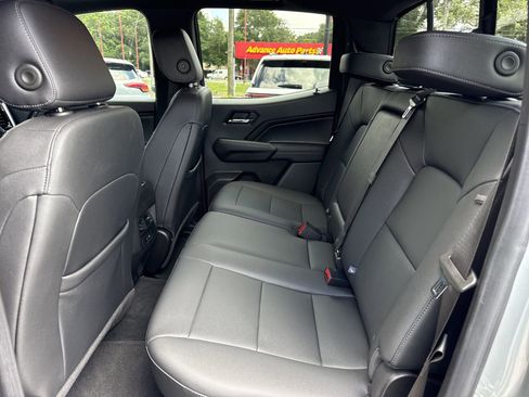 Used 2024 GMC Canyon Elevation w/ Elevation Premium Package AWD/4WD image 10
