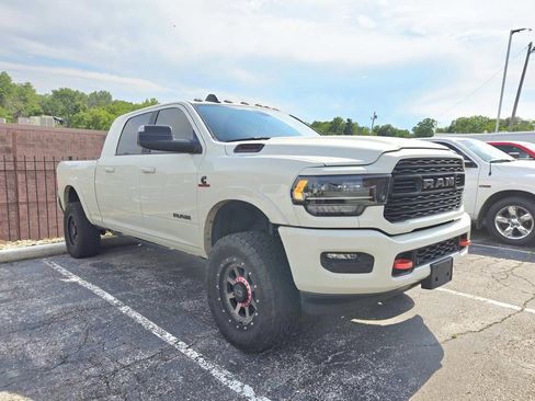 Used 2022 RAM 2500 Limited w/ Night Edition AWD/4WD image 4