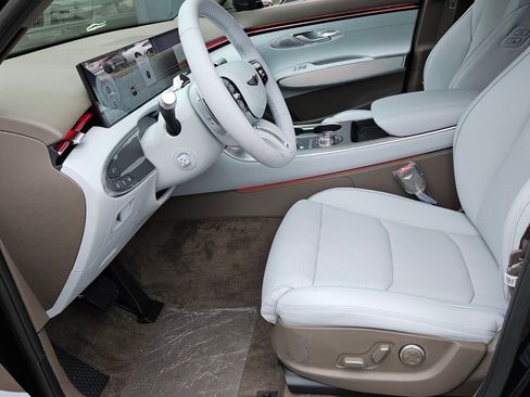 New 2026 Genesis GV70 2.5T Advanced AWD/4WD image 11
