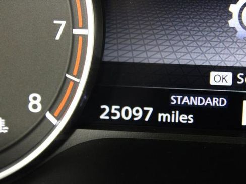 Certified 2025 Nissan Rogue SV image 28