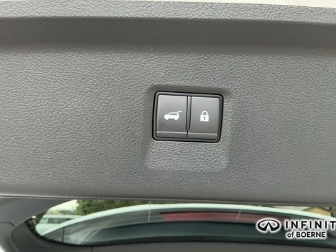 New 2026 INFINITI QX60 Luxe w/ Family Package image 32