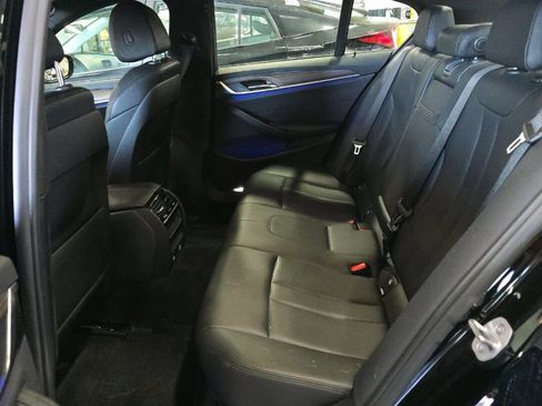 Used 2018 BMW 530i xDrive w/ Premium Package image 9