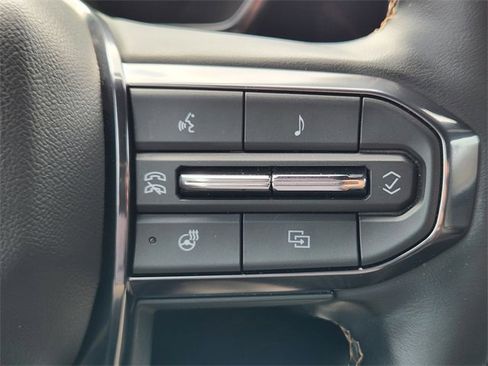 Used 2023 GMC Canyon AT4 w/ AT4 Premium Package image 31