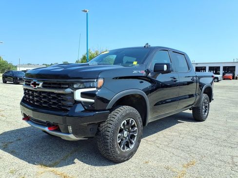 Used 2024 Chevrolet Silverado 1500 ZR2 w/ Technology Package AWD/4WD image 3