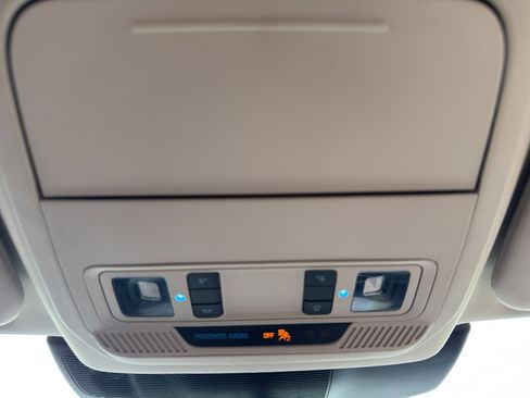 Used 2020 Ford Explorer XLT w/ Equipment Group 202A image 24