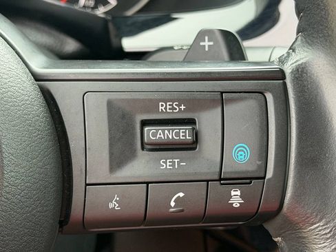 Used 2025 Nissan Pathfinder SV FWD image 26