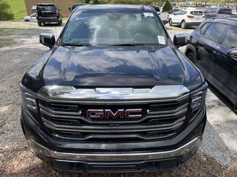 Used 2022 GMC Sierra 1500 SLT w/ SLT Premium Plus Package image 2