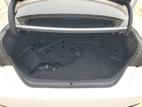 Used 2022 Toyota Avalon Limited image 35